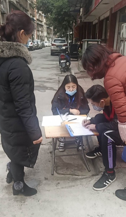 在主要街路做好排查登記、引導(dǎo)、宣傳等工作。_副本.jpg