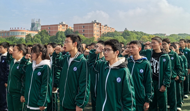 少年應有鴻鵠志，旗開風振啟征程——中江職中舉辦2025屆高三動員大會2.jpg